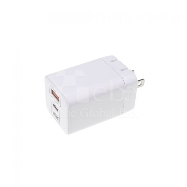 65W定制三孔USB充电器