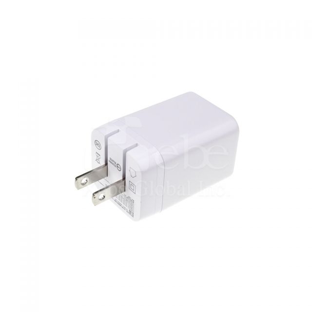65W定制三孔USB充电器