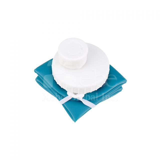 蓝色可折叠式便携杯